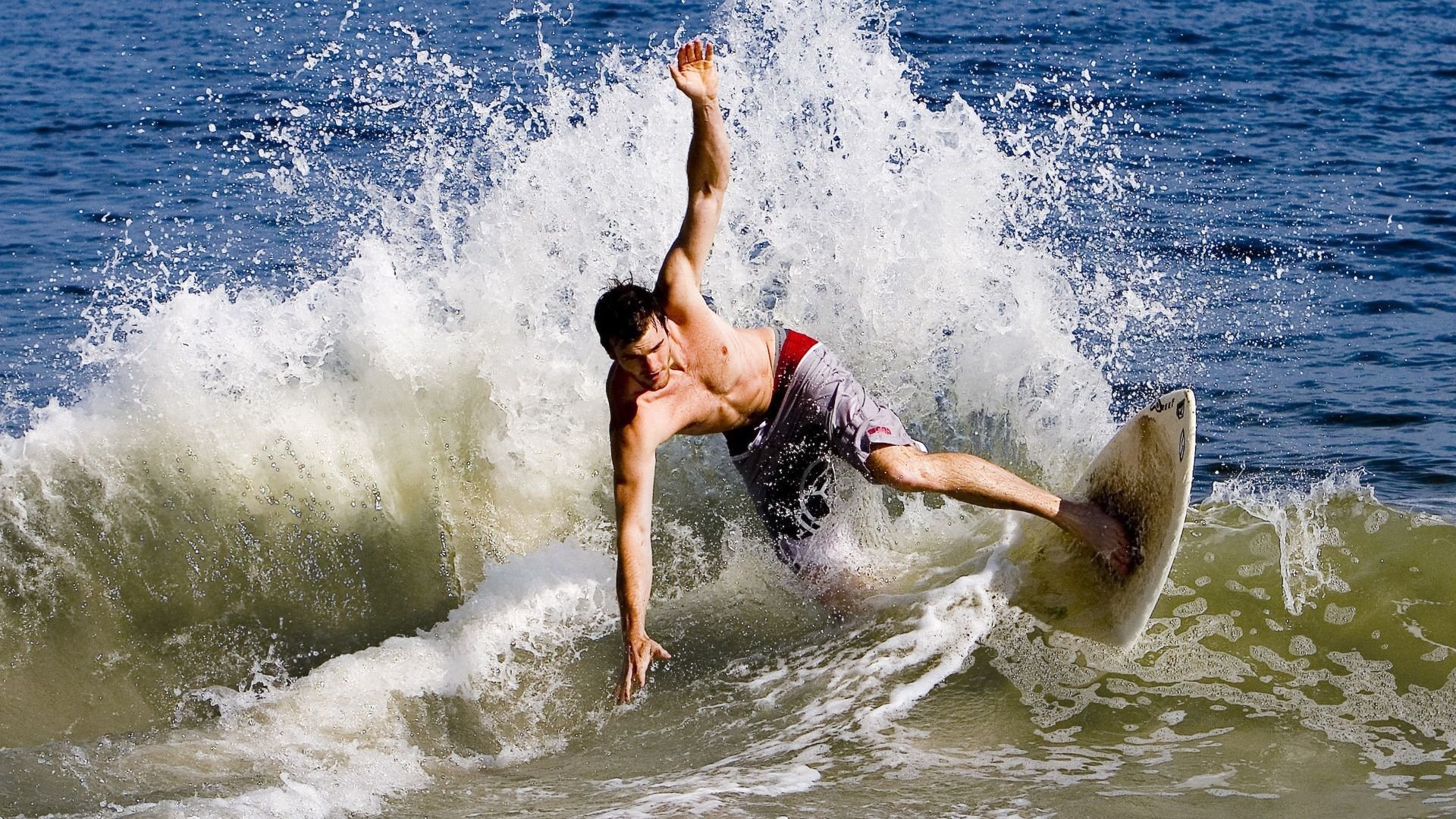 开云网页版登录入口-史上最“炸裂”灌篮：谁的动作最令人心跳加速？，灌篮动作什么意思